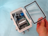 圧力式水位計用の大気圧補正用開放ボックス観